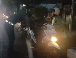 Mesin Motor Mati Karena Banjir, Polisi Kediri Kota Siap Membantu