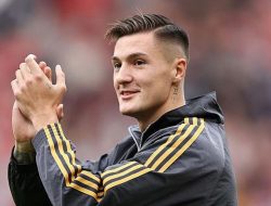 Idolakan Zlatan Ibrahimovic, Benjamin Sesko Ingin Sukses di Manchester United