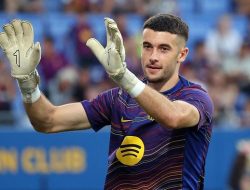 Joan Garcia Tetap Tenang Menunggu Registrasi di Barcelona
