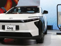 Versi Lokal Sudah Diperkenalkan, Toyota Masih Jual bZ4X CBU Jepang di Indonesia